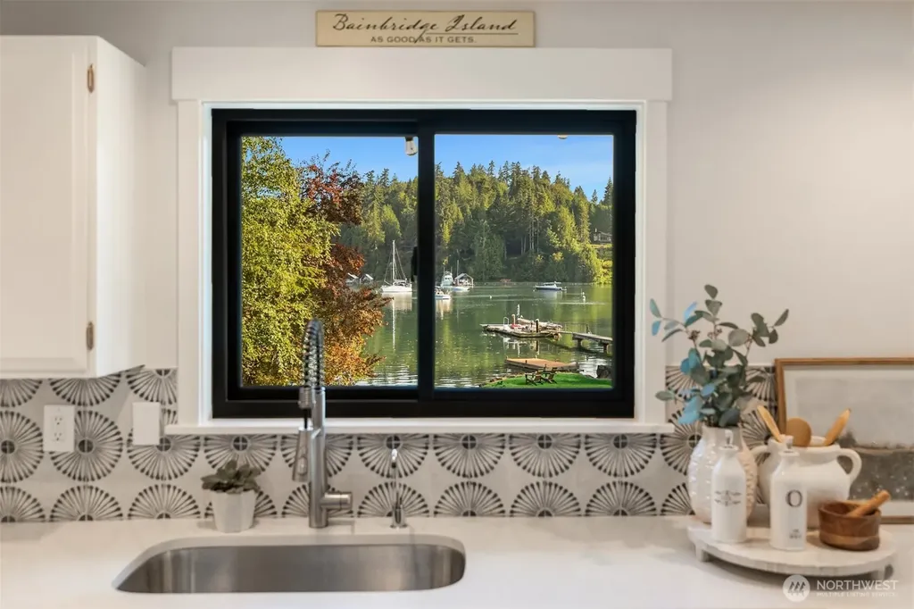15041 Skogen Lane NE Bainbridge Island WA 98110