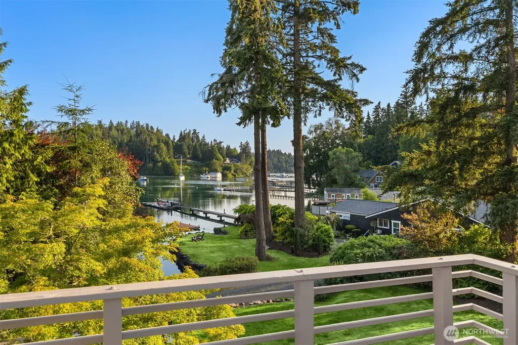 15041 Skogen Lane NE Bainbridge Island WA 98110