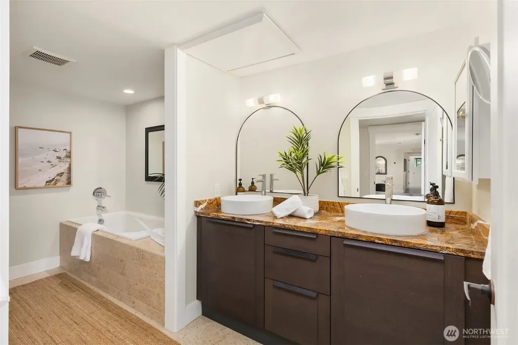 15041 Skogen Lane NE Bainbridge Island WA 98110