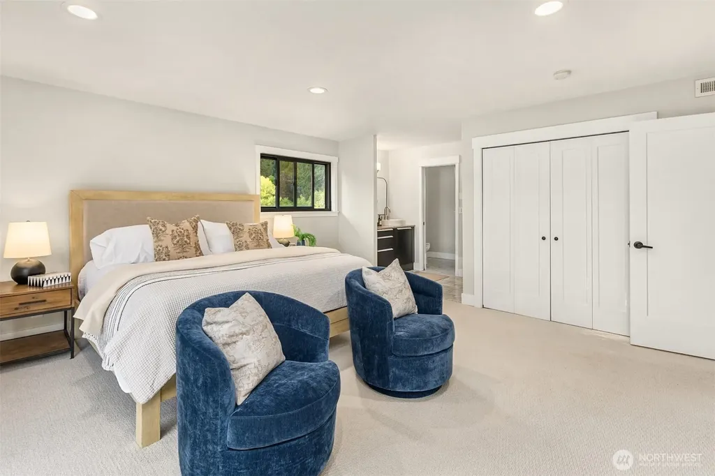 15041 Skogen Lane NE Bainbridge Island WA 98110