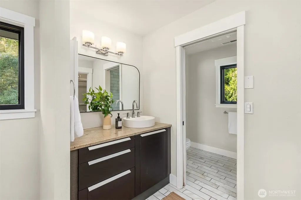 15041 Skogen Lane NE Bainbridge Island WA 98110