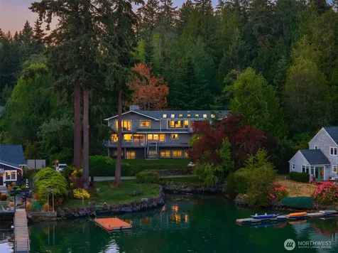 15041 Skogen Lane NE Bainbridge Island WA 98110