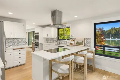 15041 Skogen Lane NE Bainbridge Island WA 98110