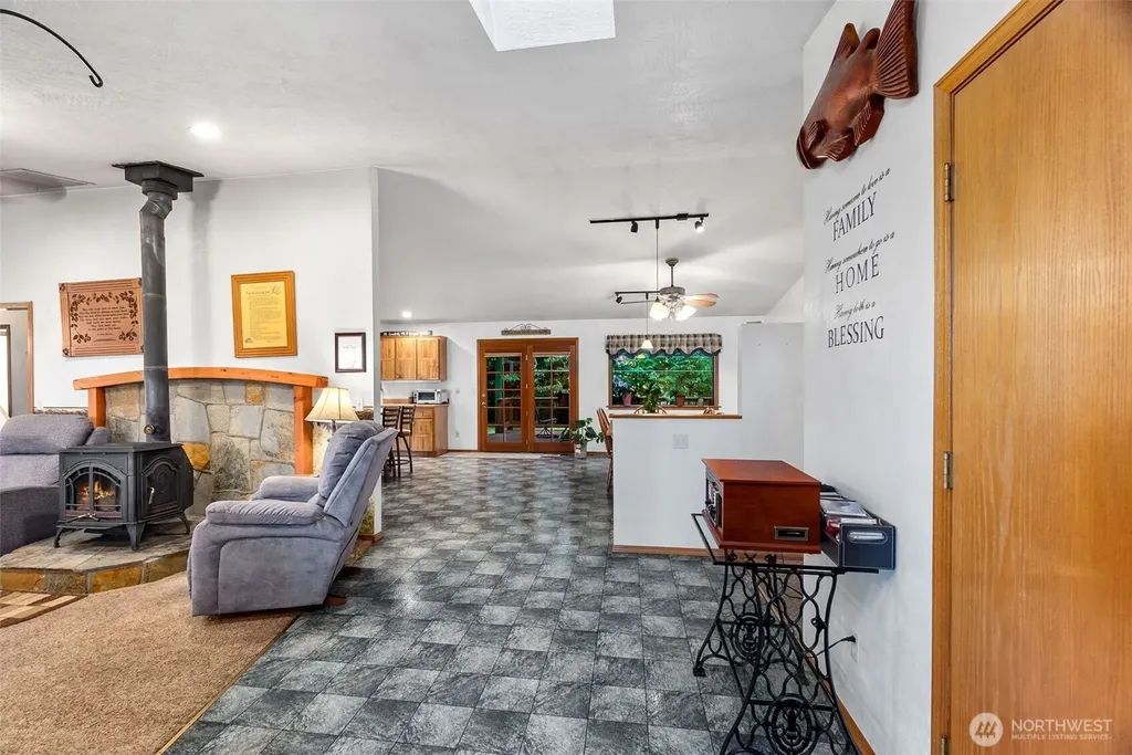 17104 Old Highway 99 Tenino WA 98589