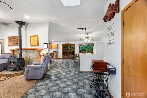 17104 Old Highway 99 Tenino WA 98589
