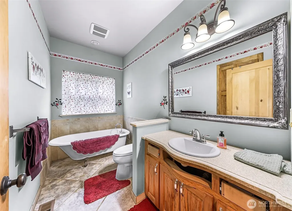 3378 Deer Trails Lane Bow WA 98232