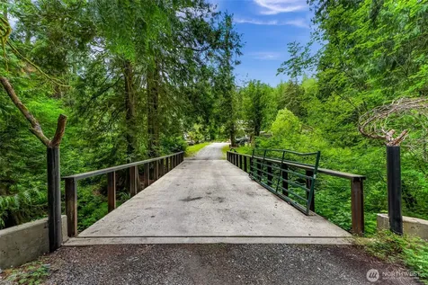 3378 Deer Trails Lane Bow WA 98232