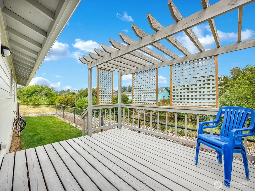 30406 H Street Ocean Park WA 98640