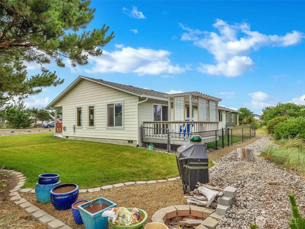 30406 H Street Ocean Park WA 98640