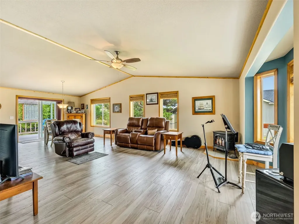 30406 H Street Ocean Park WA 98640