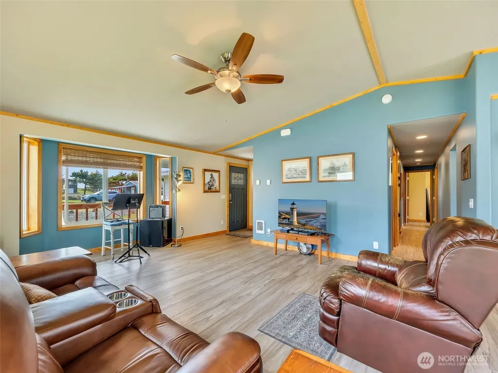 30406 H Street Ocean Park WA 98640