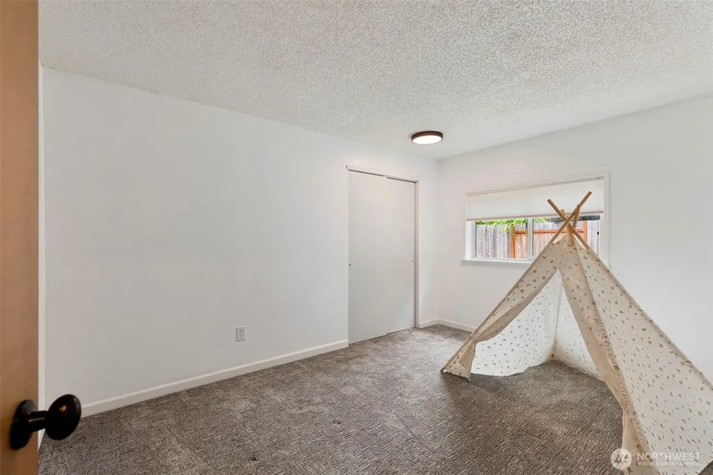 15420 Sidney Road SW Port Orchard WA 98367
