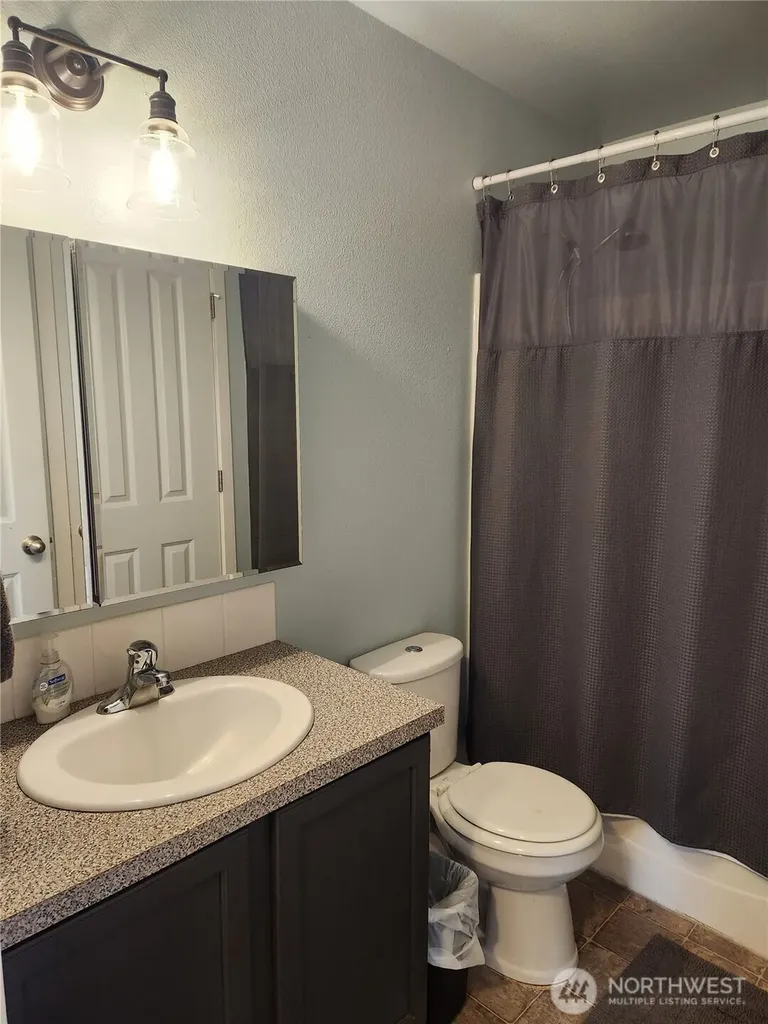 7664 NW Kildare Loop Silverdale WA 98383