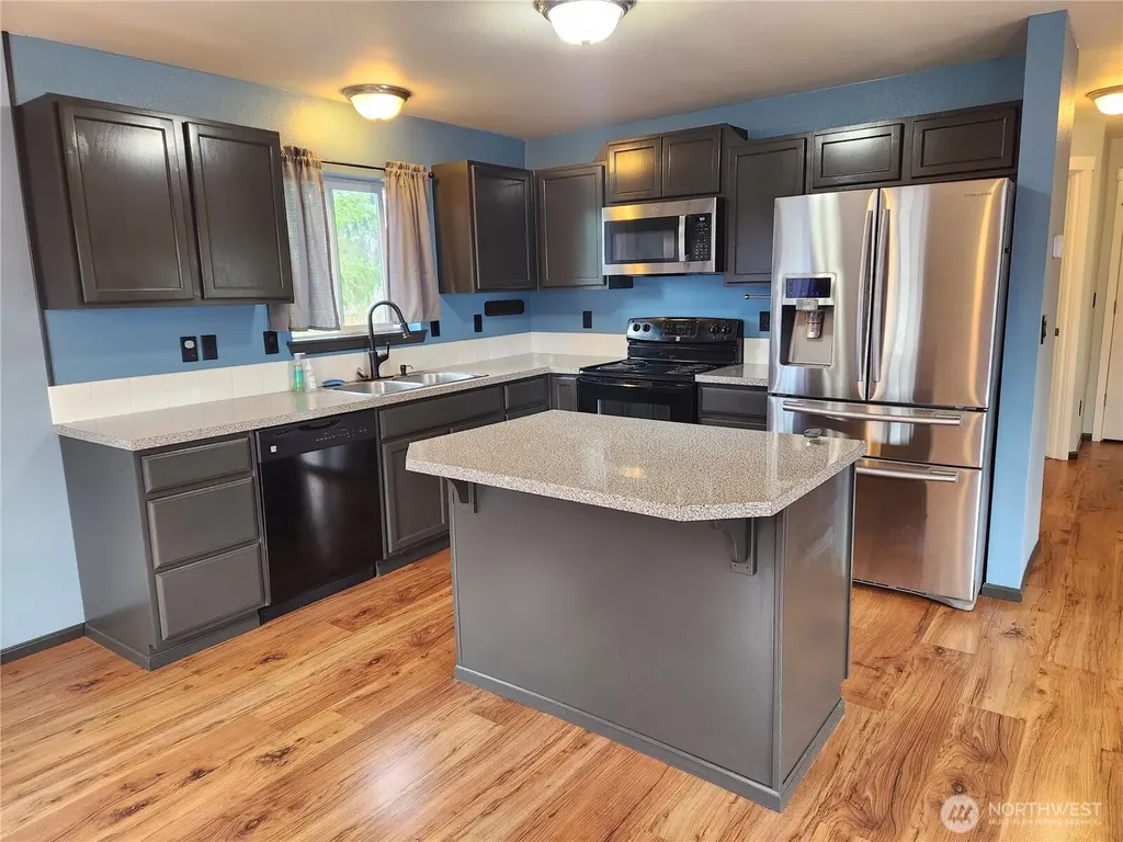 7664 NW Kildare Loop Silverdale WA 98383
