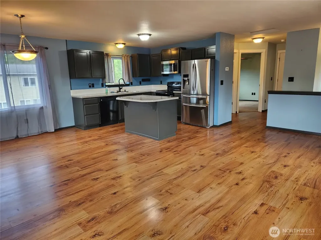 7664 NW Kildare Loop Silverdale WA 98383