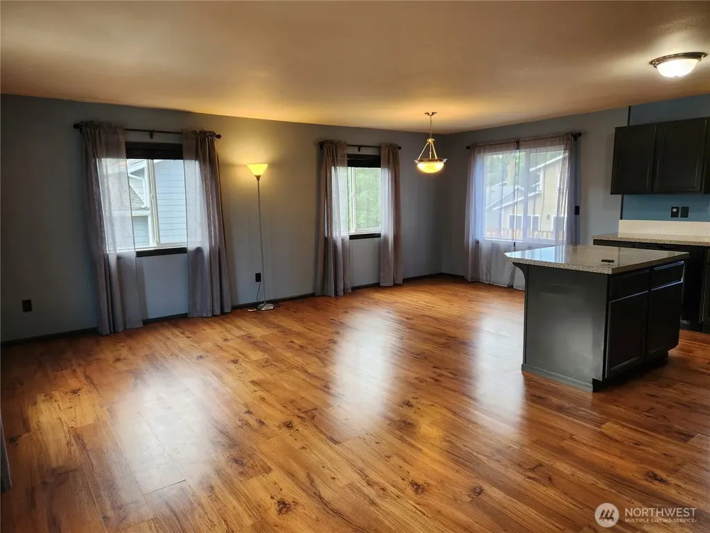 7664 NW Kildare Loop Silverdale WA 98383