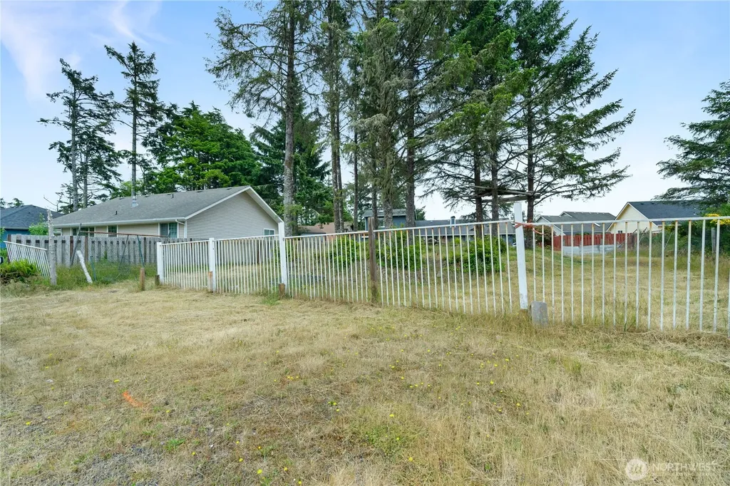 609 Blue Wing Loop SE Ocean Shores WA 98569