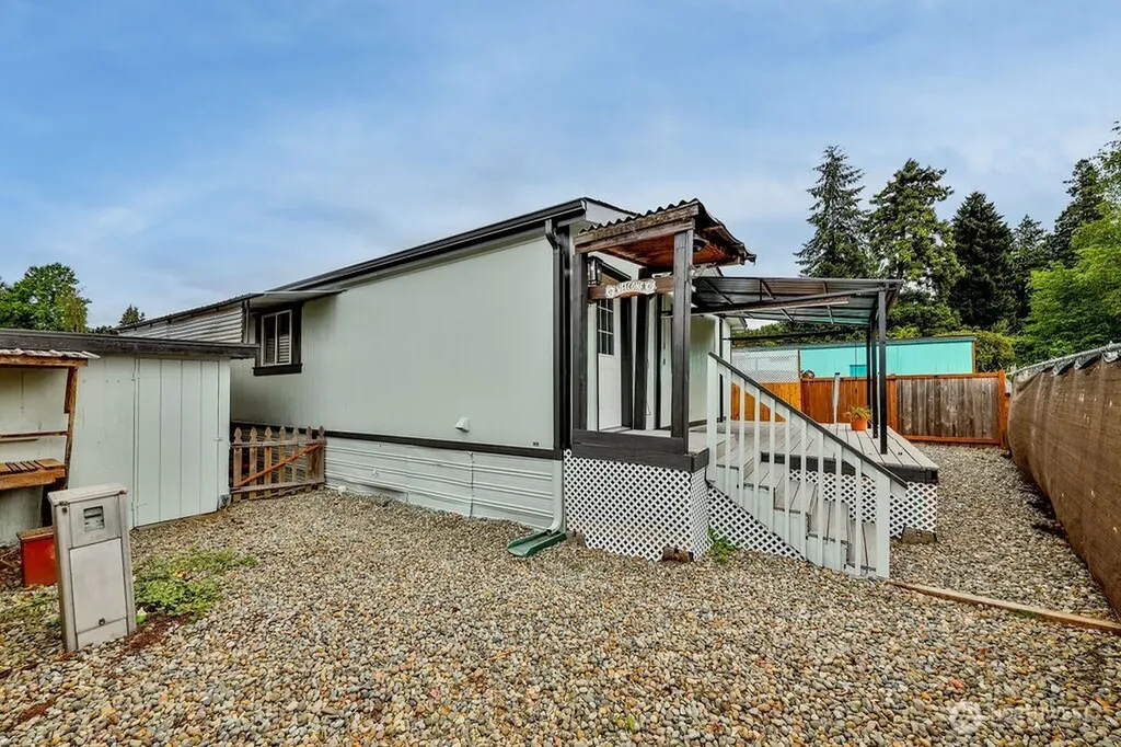 8318 38th Street E Edgewood WA 98371