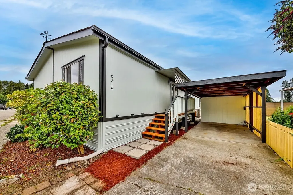 8318 38th Street E Edgewood WA 98371