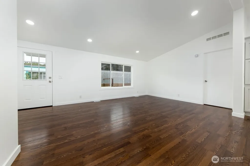 8318 38th Street E Edgewood WA 98371