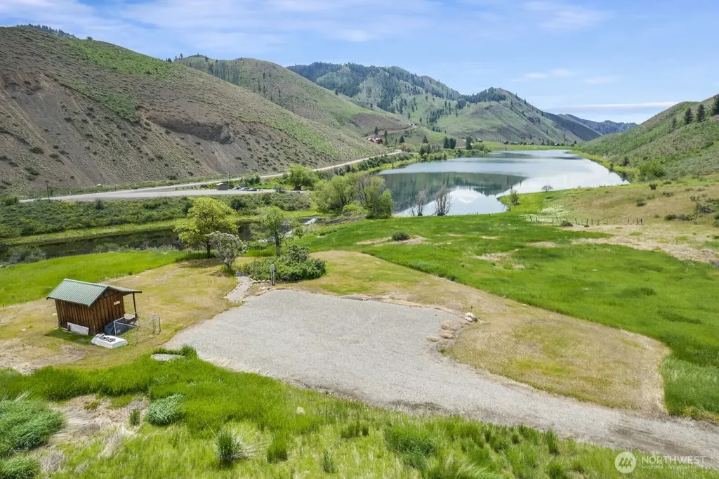 29 Heritage Rose Road Winthrop WA 98862