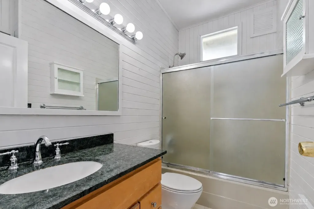 4017 Corliss Avenue N Seattle WA 98103