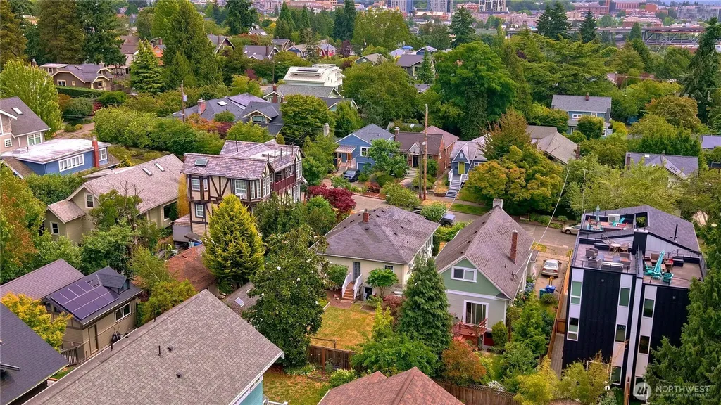 4017 Corliss Avenue N Seattle WA 98103