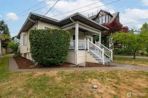 4017 Corliss Avenue N Seattle WA 98103
