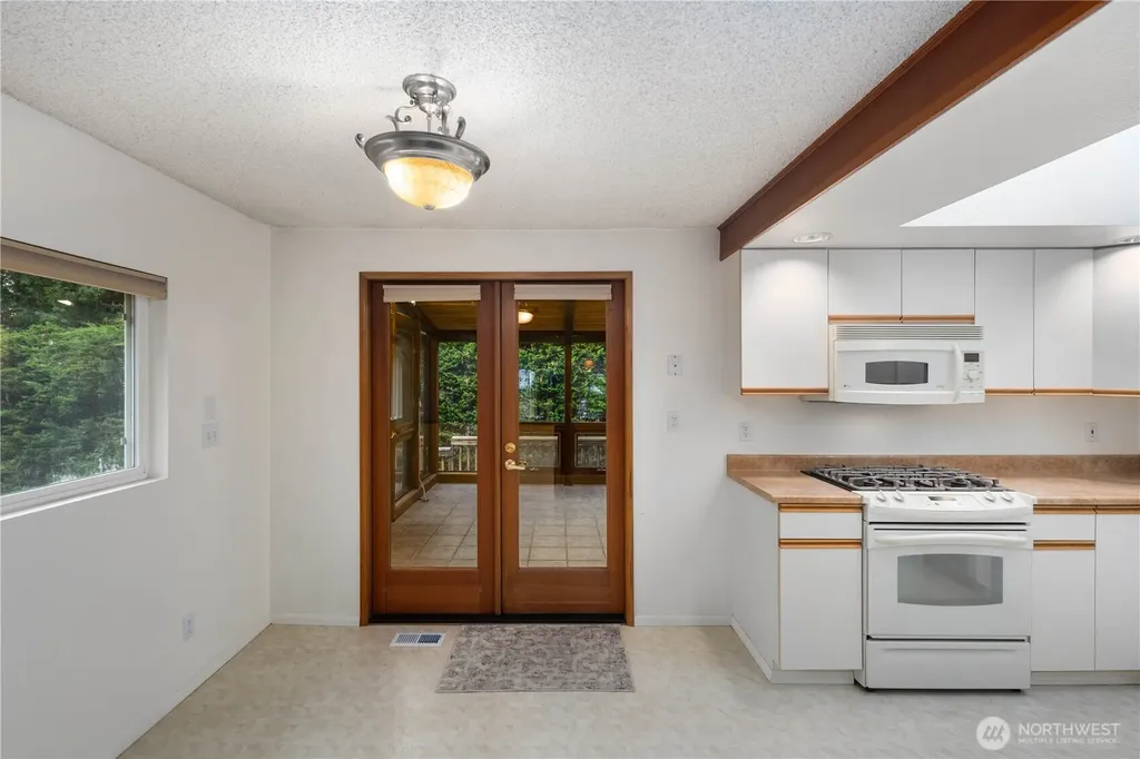 6011 156th Avenue NE Redmond WA 98052