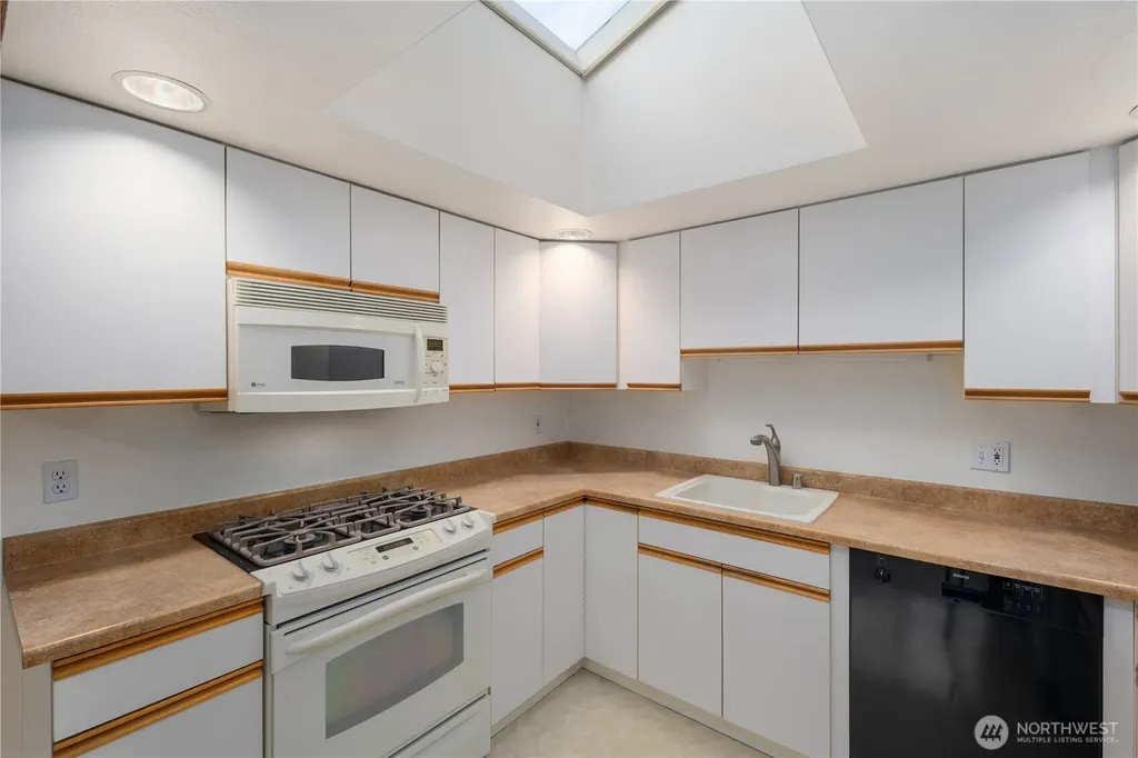 6011 156th Avenue NE Redmond WA 98052