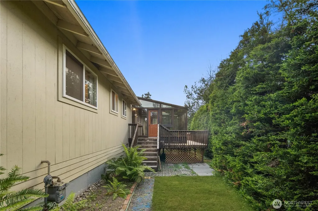 6011 156th Avenue NE Redmond WA 98052