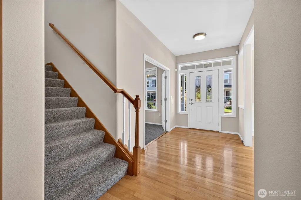 1604 Peach Park Lane Puyallup WA 98371