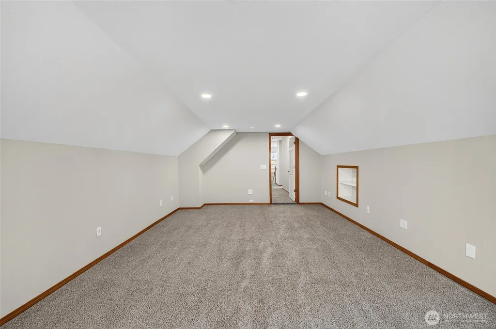 1604 Peach Park Lane Puyallup WA 98371