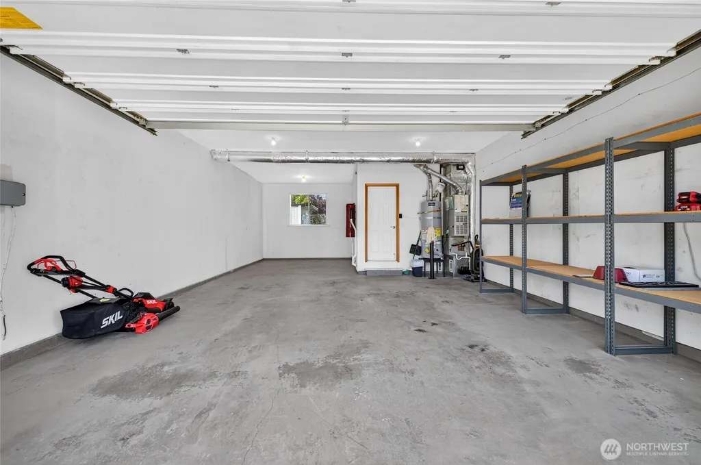 1604 Peach Park Lane Puyallup WA 98371