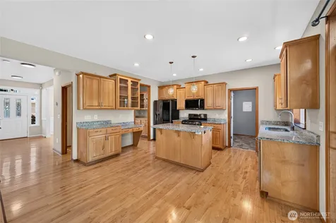 1604 Peach Park Lane Puyallup WA 98371