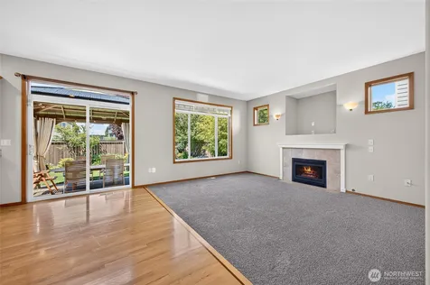 1604 Peach Park Lane Puyallup WA 98371