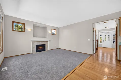 1604 Peach Park Lane Puyallup WA 98371