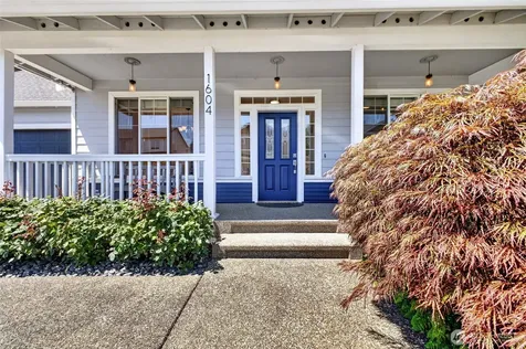 1604 Peach Park Lane Puyallup WA 98371