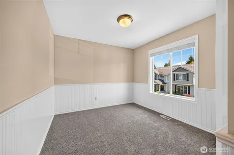 1604 Peach Park Lane Puyallup WA 98371