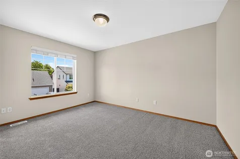1604 Peach Park Lane Puyallup WA 98371