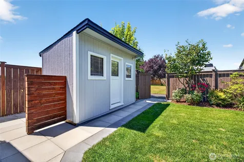 1604 Peach Park Lane Puyallup WA 98371