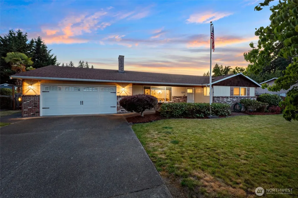 3110 15th Street Pl SW Puyallup WA 98373