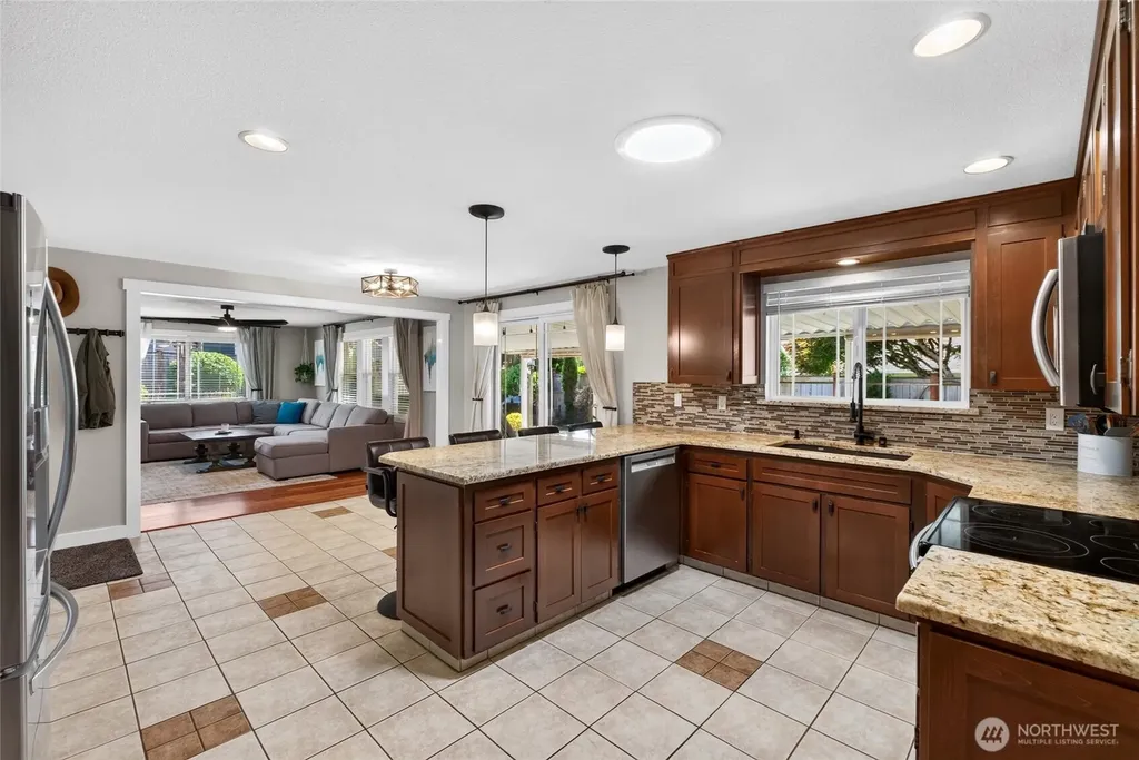 3110 15th Street Pl SW Puyallup WA 98373