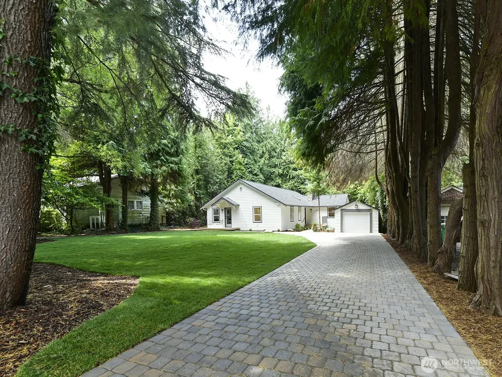 8529 29th Avenue NW Seattle WA 98117
