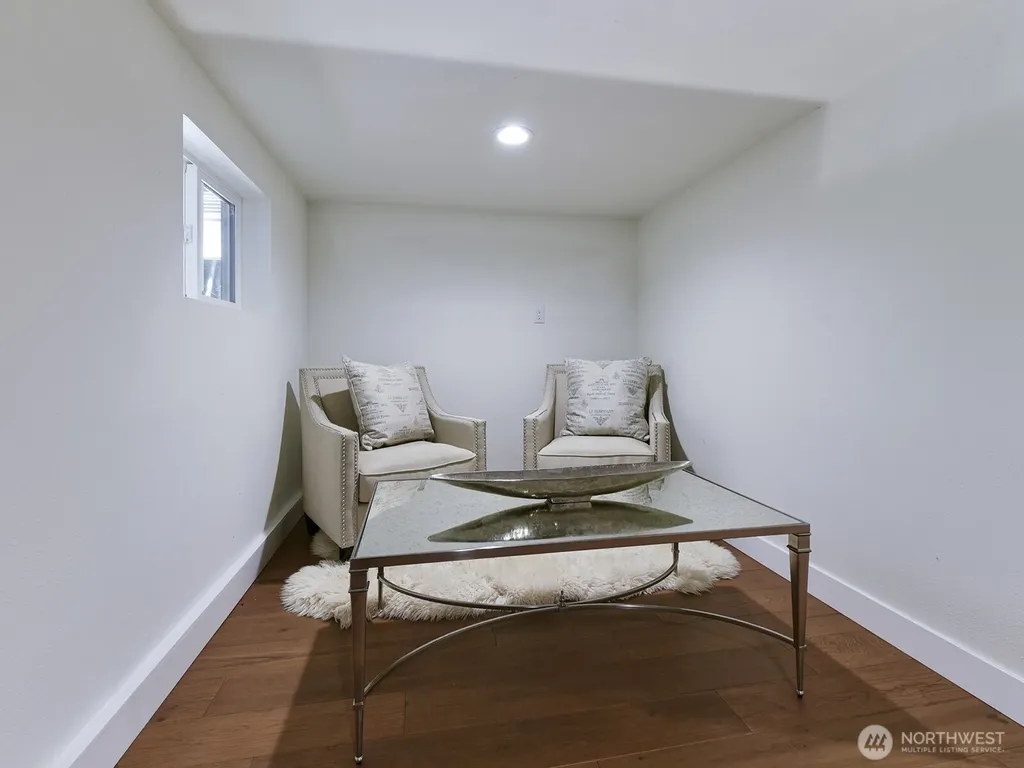8529 29th Avenue NW Seattle WA 98117