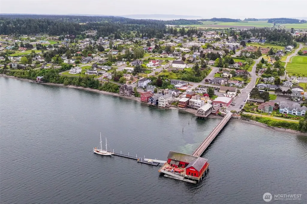 10 Front Street NW Coupeville WA 98239
