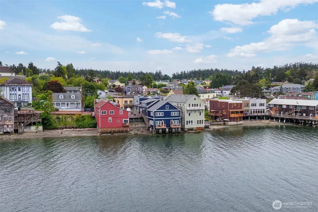 10 Front Street NW Coupeville WA 98239