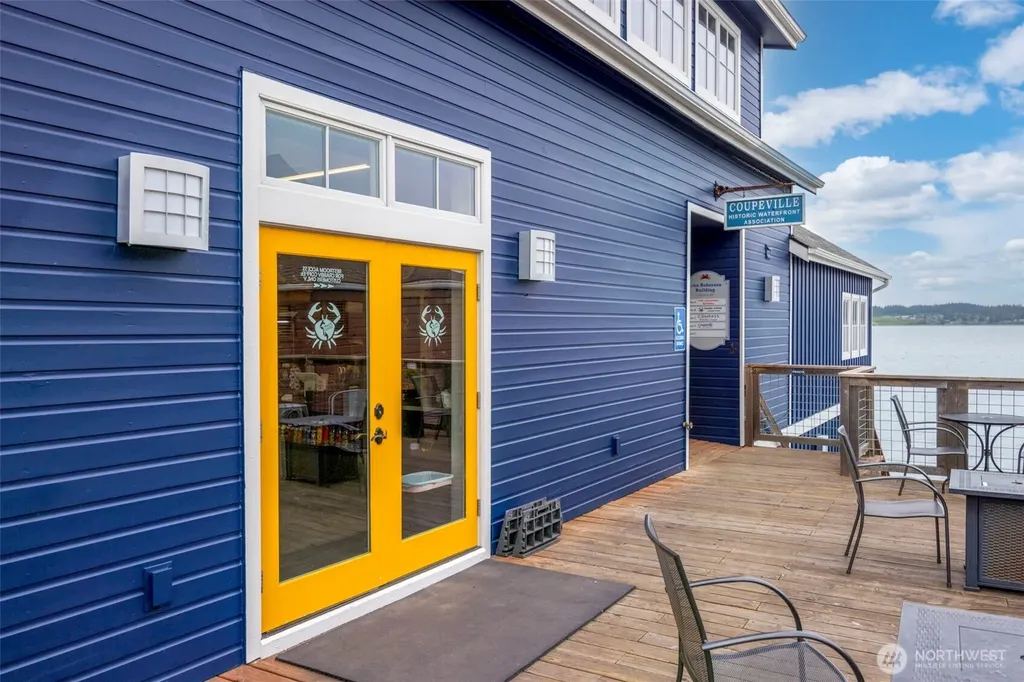 10 Front Street NW Coupeville WA 98239