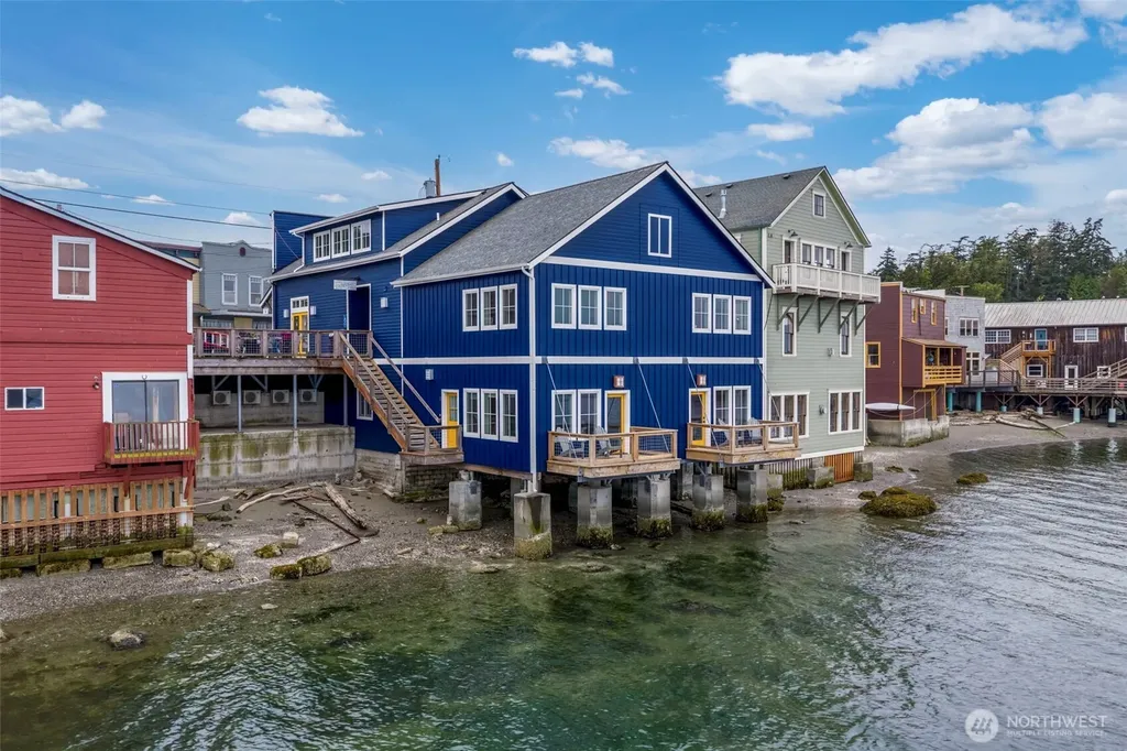 10 Front Street NW Coupeville WA 98239