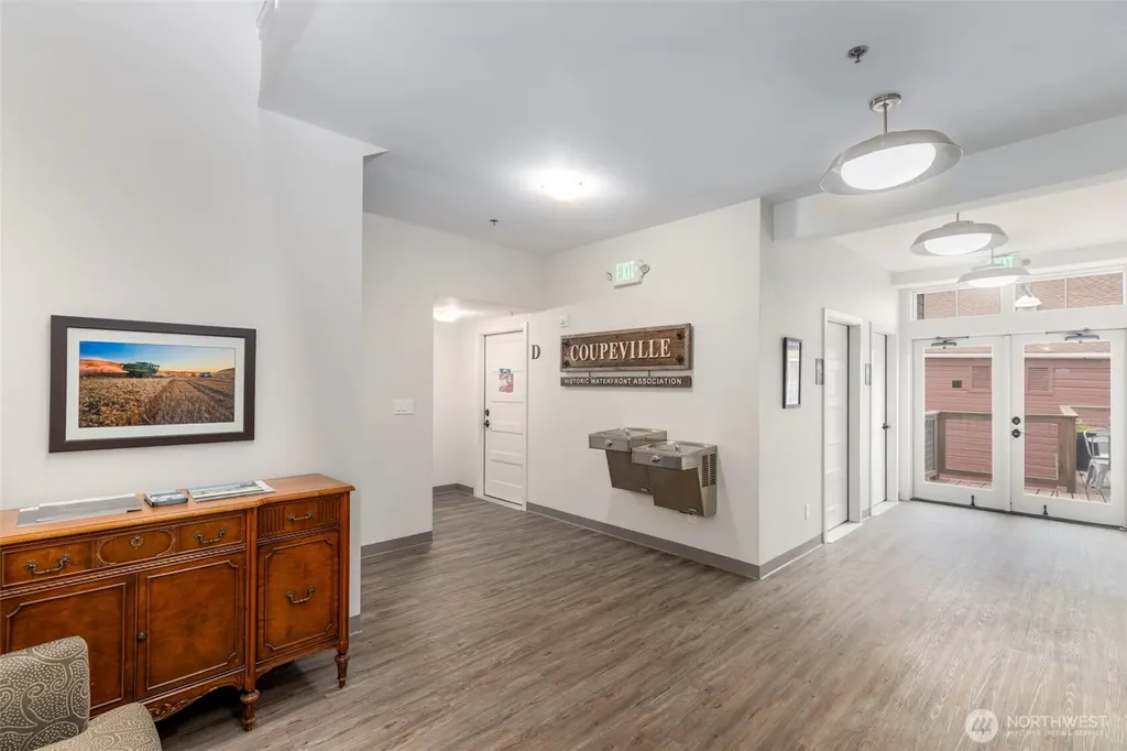 10 Front Street NW Coupeville WA 98239